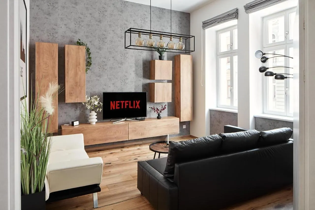 Prague Days - Stylish Apartment - Workspace 0*,